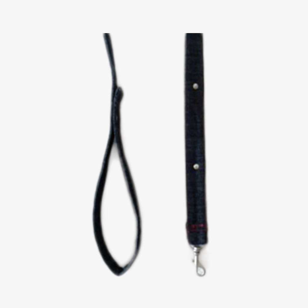 Lead Dog Leash. Top view of leash handle & bottom half of leash with handle & clip facing bottom on an off white background. Shop vintage & new home décor, lighting & home furnishings as well as novelty gifts & pet accessories online at blueigloo.ca
